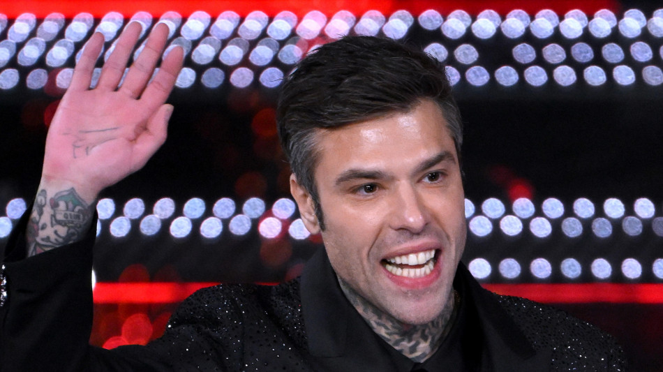 Fedez in concerto ad Assago, '&egrave; momento di tornare a casa'