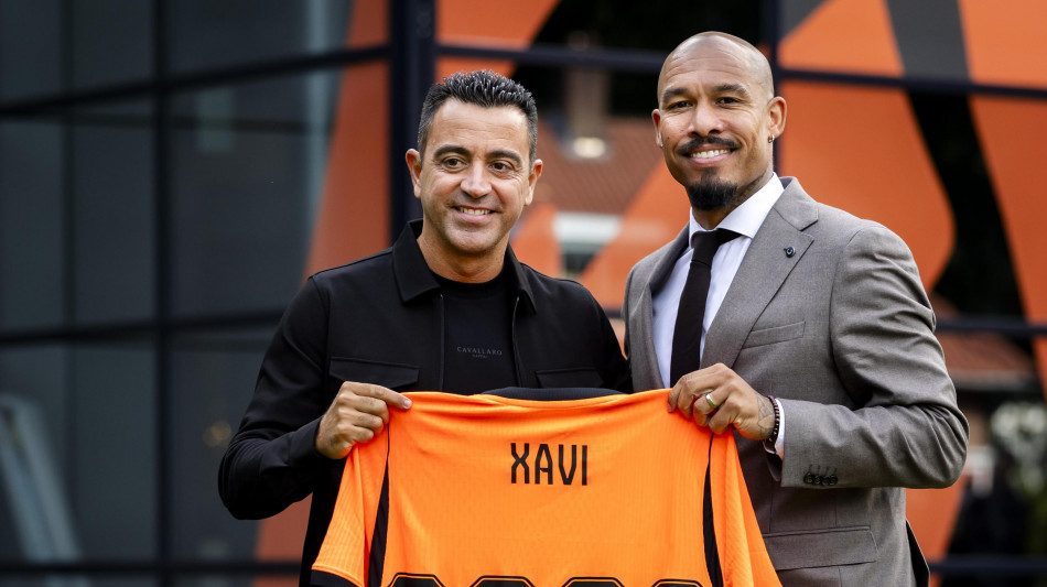 Xavi &egrave; il nuovo ct dell'Olanda, 'mi sento all'universit&agrave; del calcio'