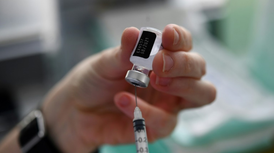 Covid-19: la d&eacute;crue ralentit en France avant une probable 8e vague