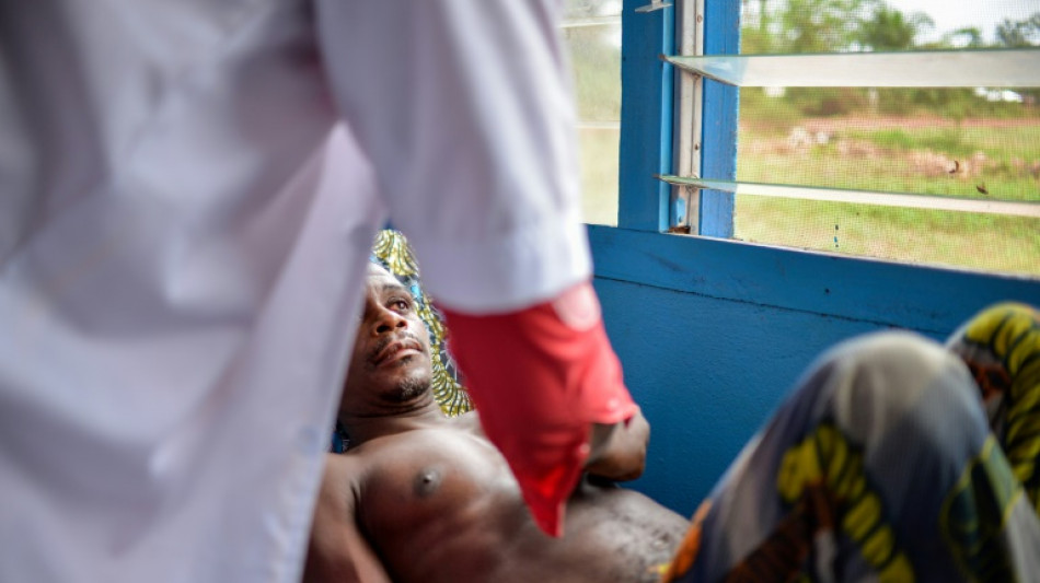 Los pigmeos aka de Rep&uacute;blica Centroafricana, entre la medicina tradicional y la moderna