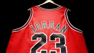 Un maillot du basketteur Michael Jordan propos&eacute; aux ench&egrave;res pour 3 &agrave; 5 millions de dollars