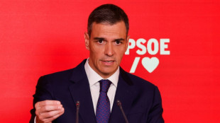 Tras el golpe por un esc&aacute;ndalo de corrupci&oacute;n, el presidente del Gobierno espa&ntilde;ol busca resistir