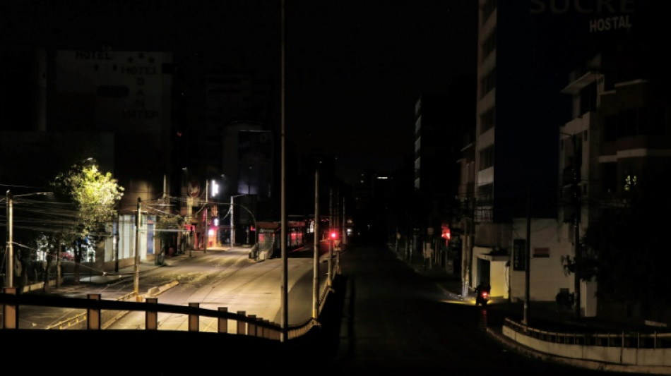 Equador amplia racionamento de energia de oito para 14 horas di&aacute;rias