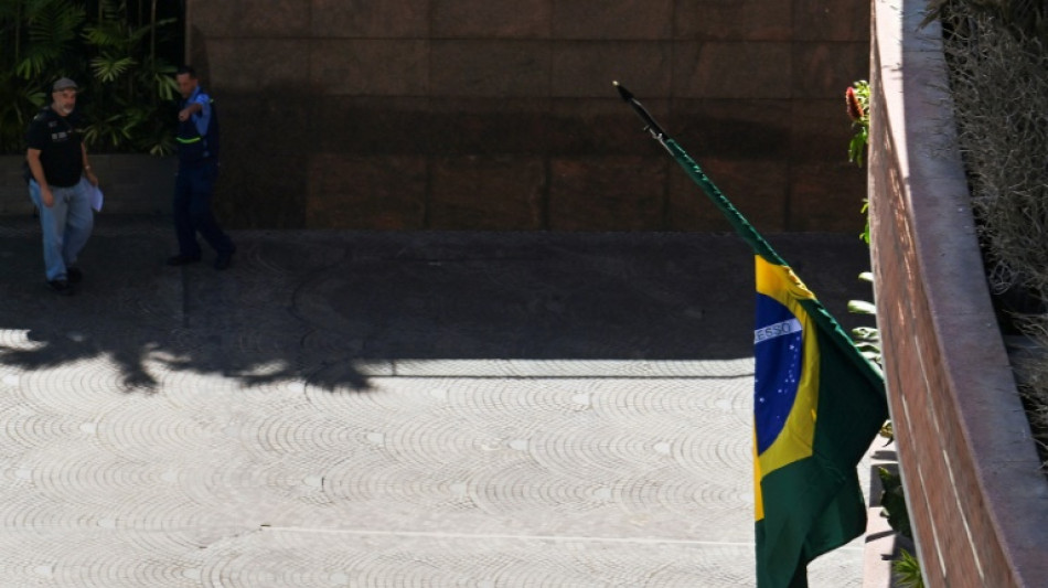Oposi&ccedil;&atilde;o denuncia cerco e corte de energia na embaixada da Argentina na Venezuela