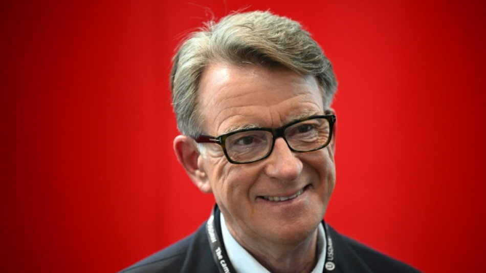 Embaixador brit&acirc;nico nos Estados Unidos &eacute; destitu&iacute;do por v&iacute;nculos com Epstein