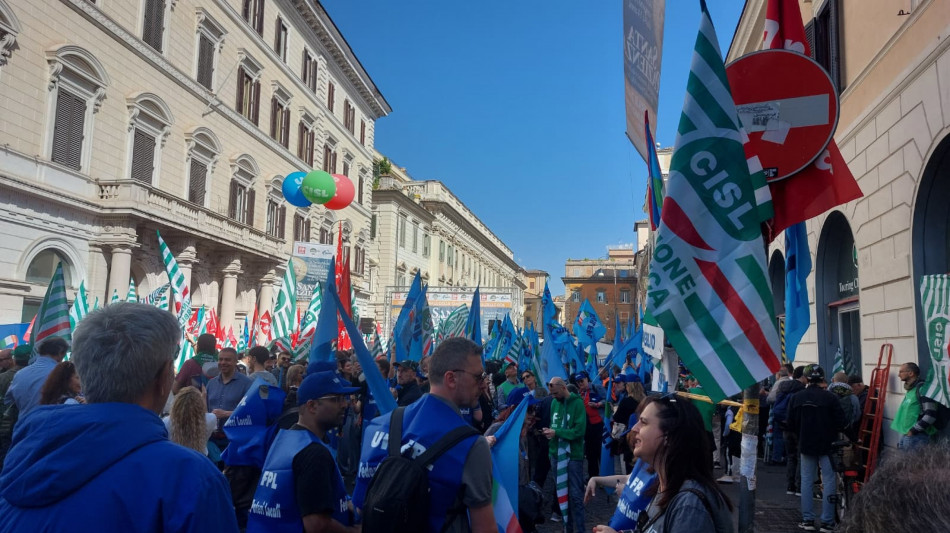 Oggi sciopero della sanit&agrave; privata e sindacati in piazza, "contratto subito"