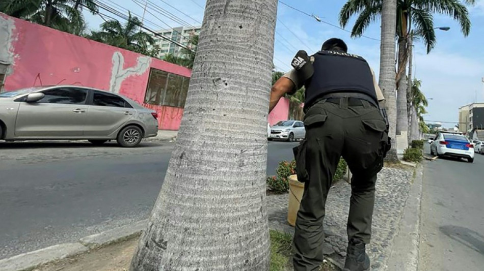 Ecuador: Bewaffnete st&uuml;rmen TV-Studio w&auml;hrend Livesendung