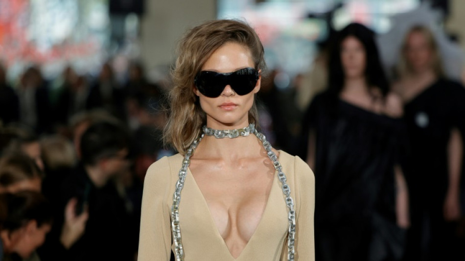 Andreas Kronthaler ajusta la mirada rebelde de la firma Vivienne Westwood en Par&iacute;s