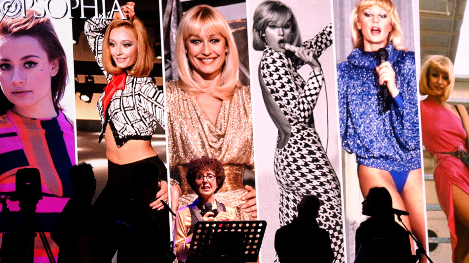 Ankoneide,serata dedicata a Raffaella Carr&agrave; con standing ovation