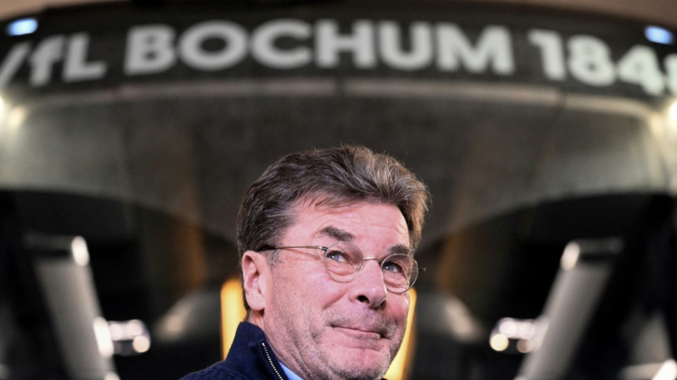 Hecking bleibt bei Klassenerhalt Trainer in Bochum