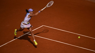 Swiatek sweeps past Raducanu into French Open third round