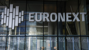 Borsa: rialzo finale Europa, New York a 2 velocit&agrave;, Milano +0,8%