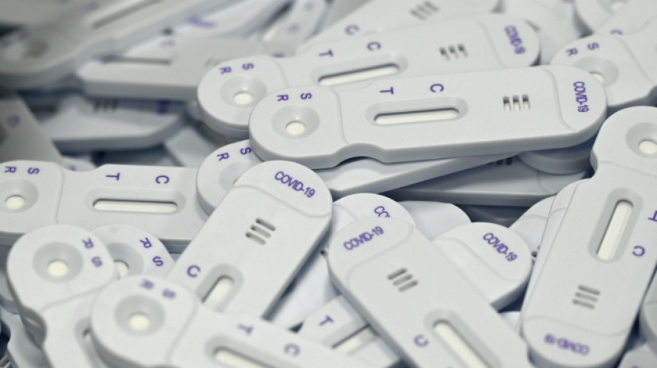 Covid-19 en France: moins de patients &agrave; l'h&ocirc;pital, les cas positifs augmentent