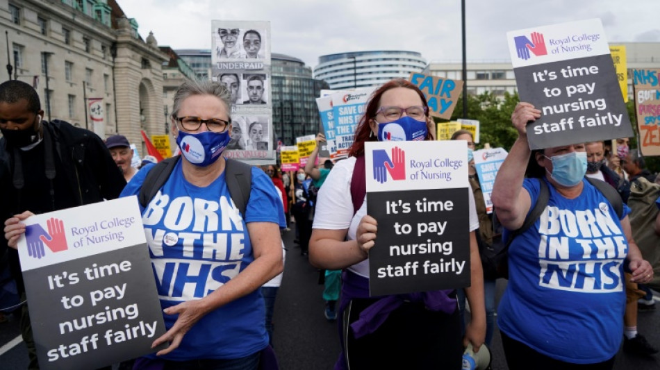 Los enfermeros brit&aacute;nicos convocan una huelga sin precedentes en diciembre