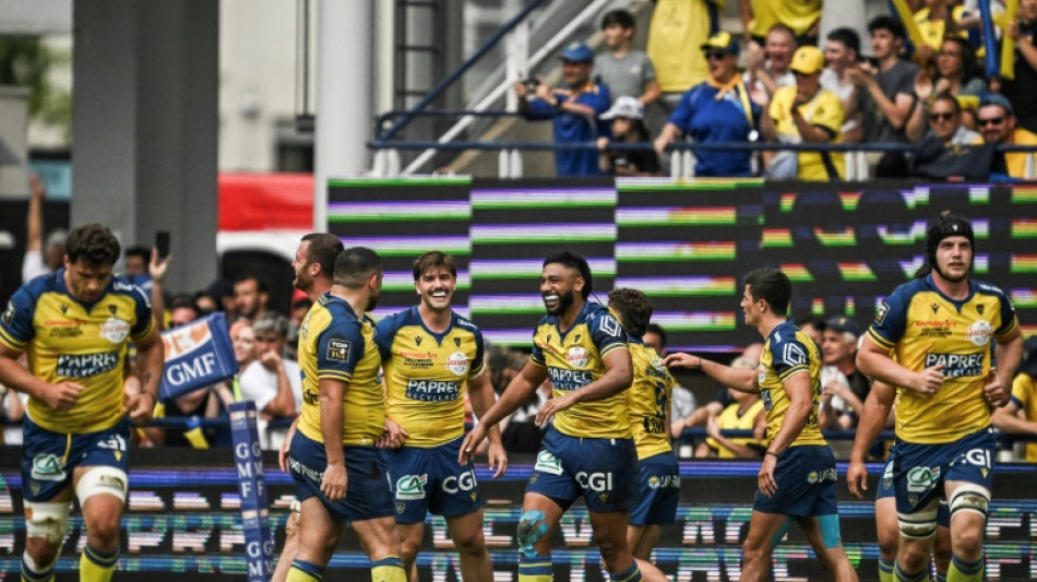 Clermont boost Top 14 play-off bid with Stade Francais win