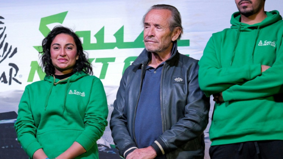 Los j&oacute;venes pilotos sauditas aprovechan para aprender en el Rally Dakar