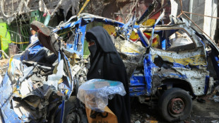 Rebeldes hut&iacute;es dicen que bombardeos de EEUU dejaron 12 muertos en la capital de Yemen