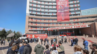 Prefeito opositor do presidente &eacute; preso em meio a protestos multitudin&aacute;rios na Turquia