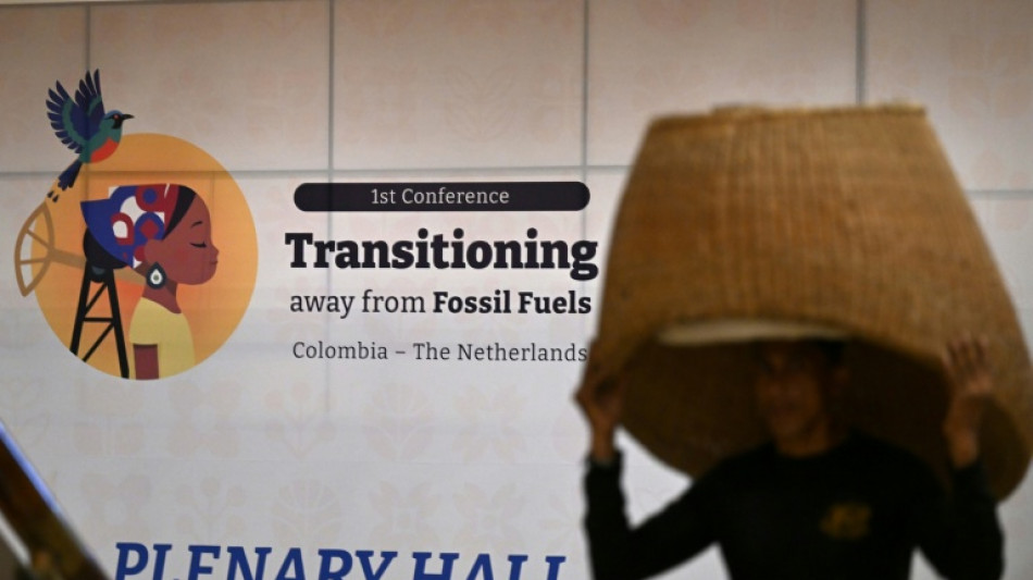Pa&iacute;ses unem for&ccedil;as em Santa Marta para come&ccedil;ar a se afastar do petr&oacute;leo