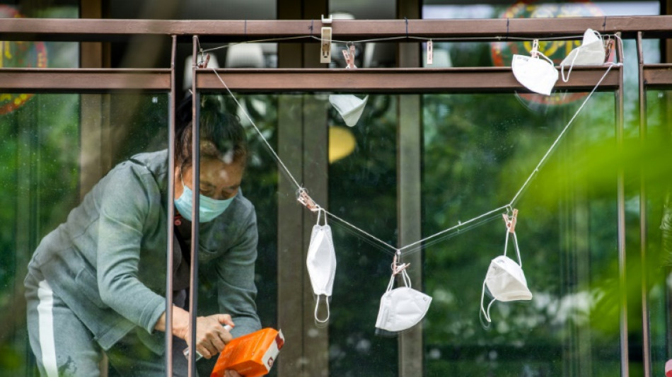 Habitantes de Shangh&aacute;i enviados fuera de la ciudad en la dr&aacute;stica lucha anticovid