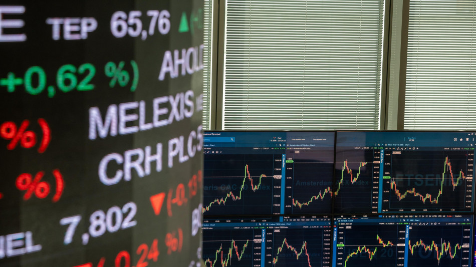 Borsa: l'Europa in ordine sparso attende Wall Street, Milano +0,4%