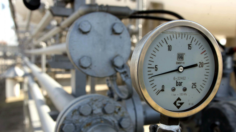 Il prezzo del gas in avvio &egrave; in calo sotto i 54 euro