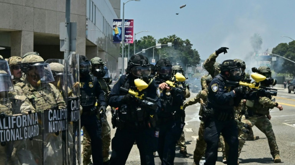Les d&eacute;mocrates fustigent un "abus de pouvoir alarmant" apr&egrave;s le d&eacute;ploiement de militaires &agrave; Los Angeles