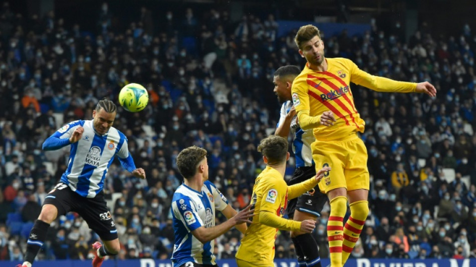 Luuk de Jong salva un punto para mantener al Bar&ccedil;a en zona Champions