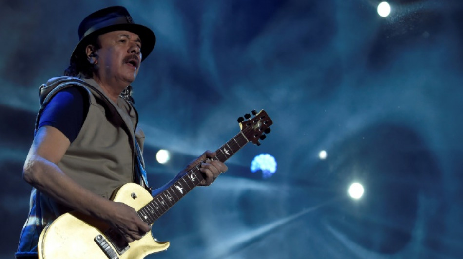 Positiver Coronatest: Stargitarrist Carlos Santana sagt mehrere US-Konzerte ab