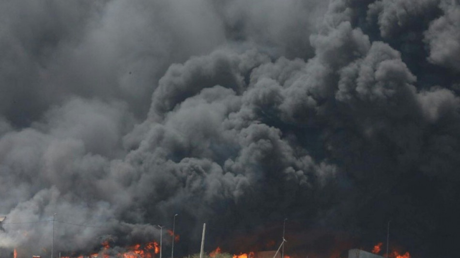 Explosion dans un port en Iran: le ministre de l'Int&eacute;rieur pointe la "n&eacute;gligence", 65 morts