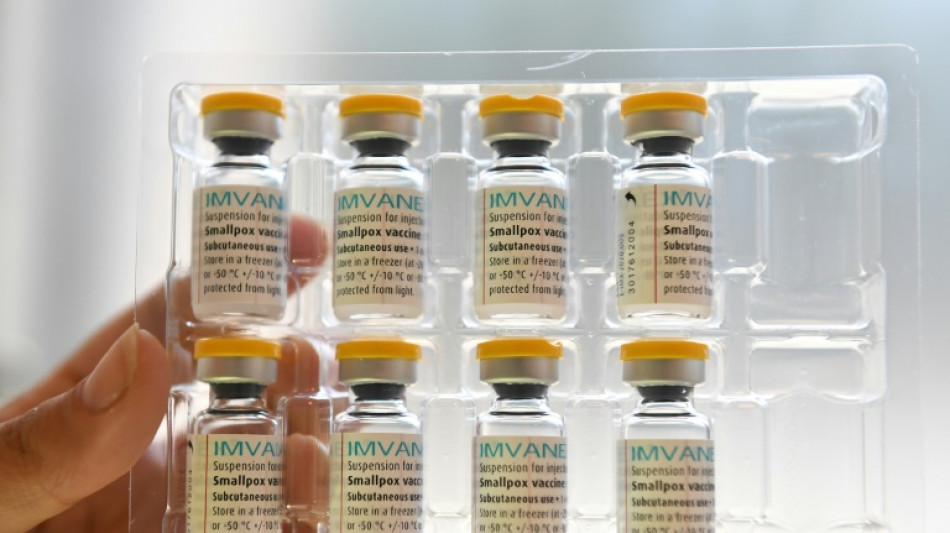 Comunidad gay de Espa&ntilde;a se resigna a la abstinencia para protegerse de la viruela del mono