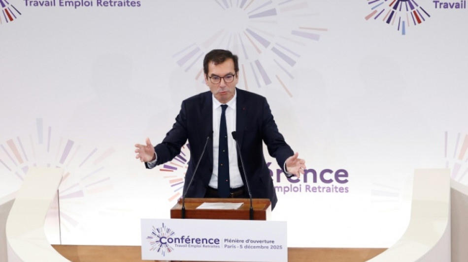 Retraites et travail: la conférence sociale percutée par le débat budgétaire