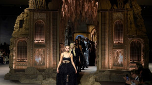 Dior propone talones y cors&eacute;s, Victoria&Tomas festejan diez a&ntilde;os