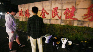 China acaba com memorial improvisado para v&iacute;timas de atropelamento