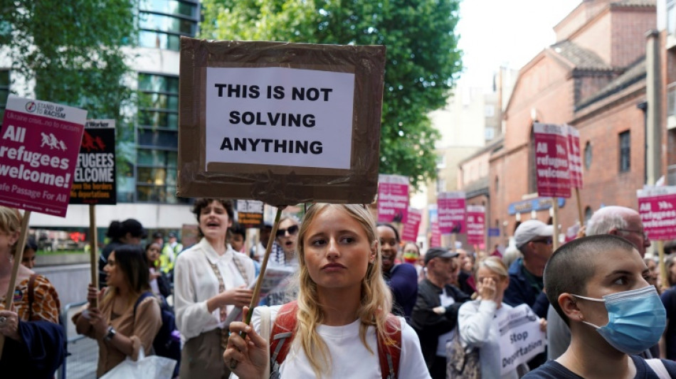 Royaume-Uni: annulation d'un vol cens&eacute; expulser des migrants vers le Rwanda