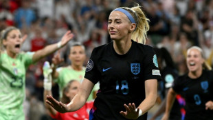 Kelly hits winner as late drama takes England into Women's Euro 2025 final