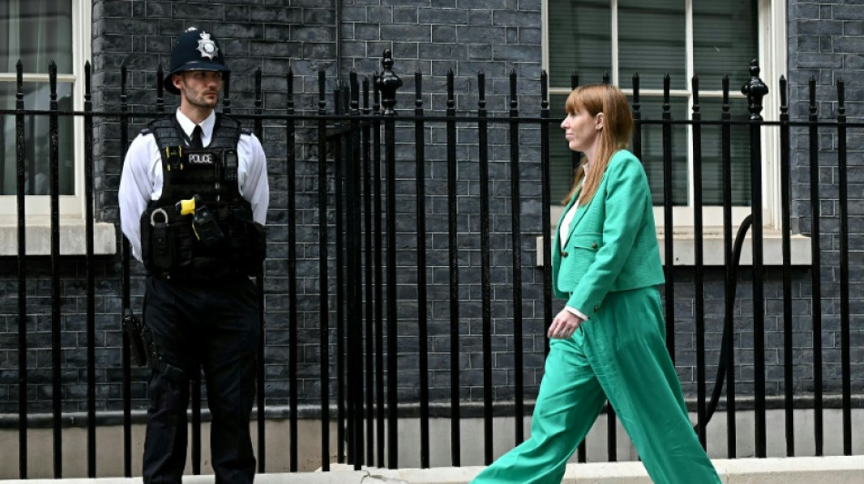 Angela Rayner, n&uacute;mero dos del gobierno laborista brit&aacute;nico, con un "doctorado en la vida real"