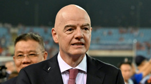 Infantino could pull off 'Houdini' act as critics struggle for candidate