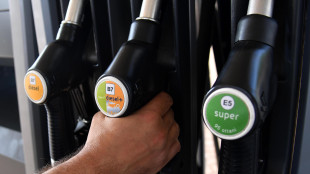 Prezzo petrolio in rialzo, Brent scambiato a 98,32 dollari