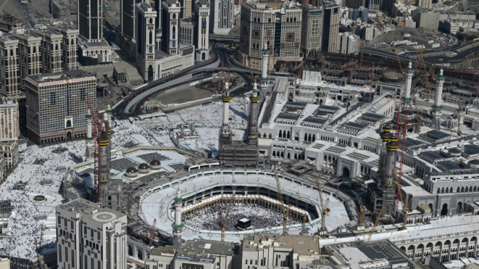 Onda de peregrinos mu&ccedil;ulmanos deixa Meca ap&oacute;s o hajj