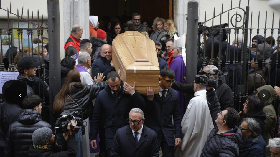 I funerali di Aurora, 'vogliamo giustizia non vendetta'