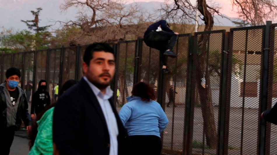 Nuevos des&oacute;rdenes en accesos a segundo concierto de Daddy Yankee en Chile