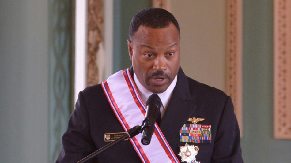 Almirante que lidera for&ccedil;as dos EUA no Caribe anuncia que deixar&aacute; posto