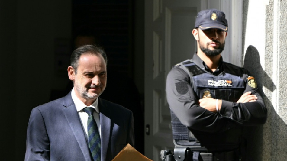 Un juez espa&ntilde;ol pide juzgar por corrupci&oacute;n a un exministro cercano a Pedro S&aacute;nchez