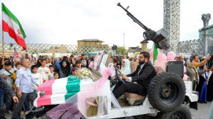 Bodas p&uacute;blicas en Teher&aacute;n de parejas dispuestas al sacrificio en la guerra contra EEUU e Israel