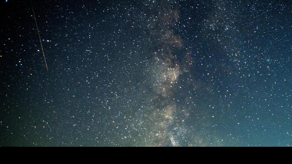 Svelata una misteriosa rete cosmica di filamenti di onde radio