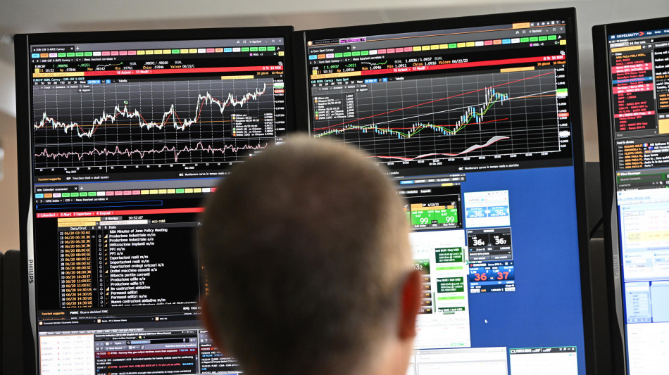 Borsa: l'Europa apre debole, Francoforte cede lo 0,41%