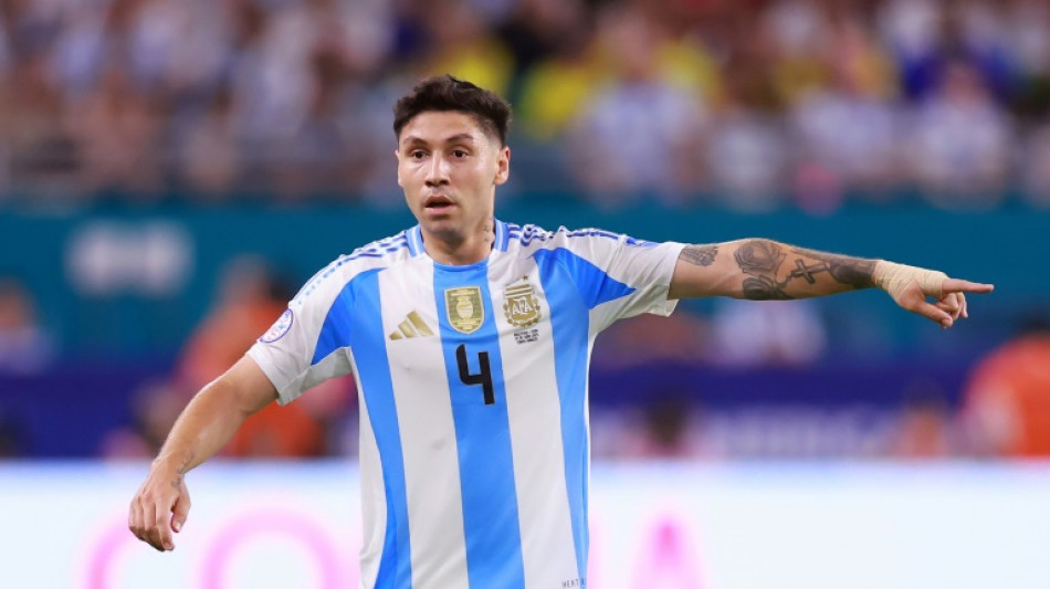 Acusado de abuso sexual, lateral argentino Gonzalo Montiel passa por per&iacute;cia psicol&oacute;gica