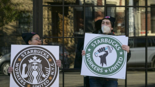 Empleados de Starbucks planean huelga en m&aacute;s de 100 tiendas de EEUU