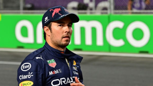 Sergio P&eacute;rez logra en Arabia Saudita su primera 'pole', Hamilton cae en Q1